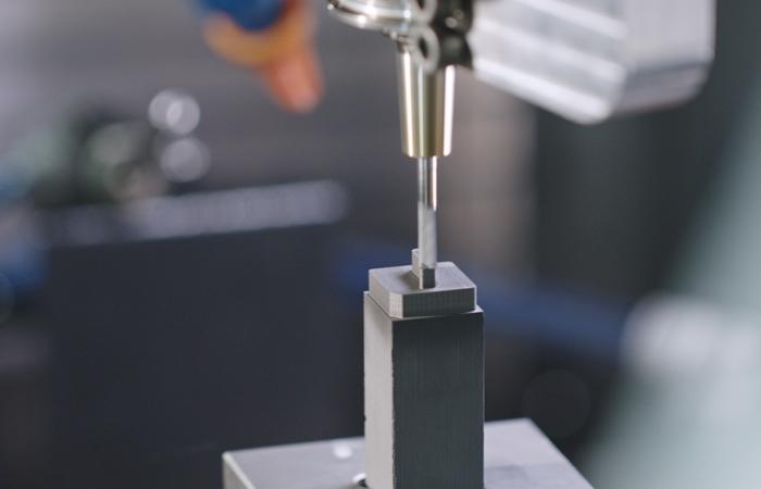 Key Differences Between Graphite Machining Centers and Traditional CNC Machines