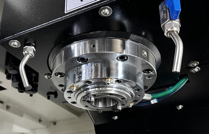 Why Choose a Vertical Machining Center for Precision Manufacturing